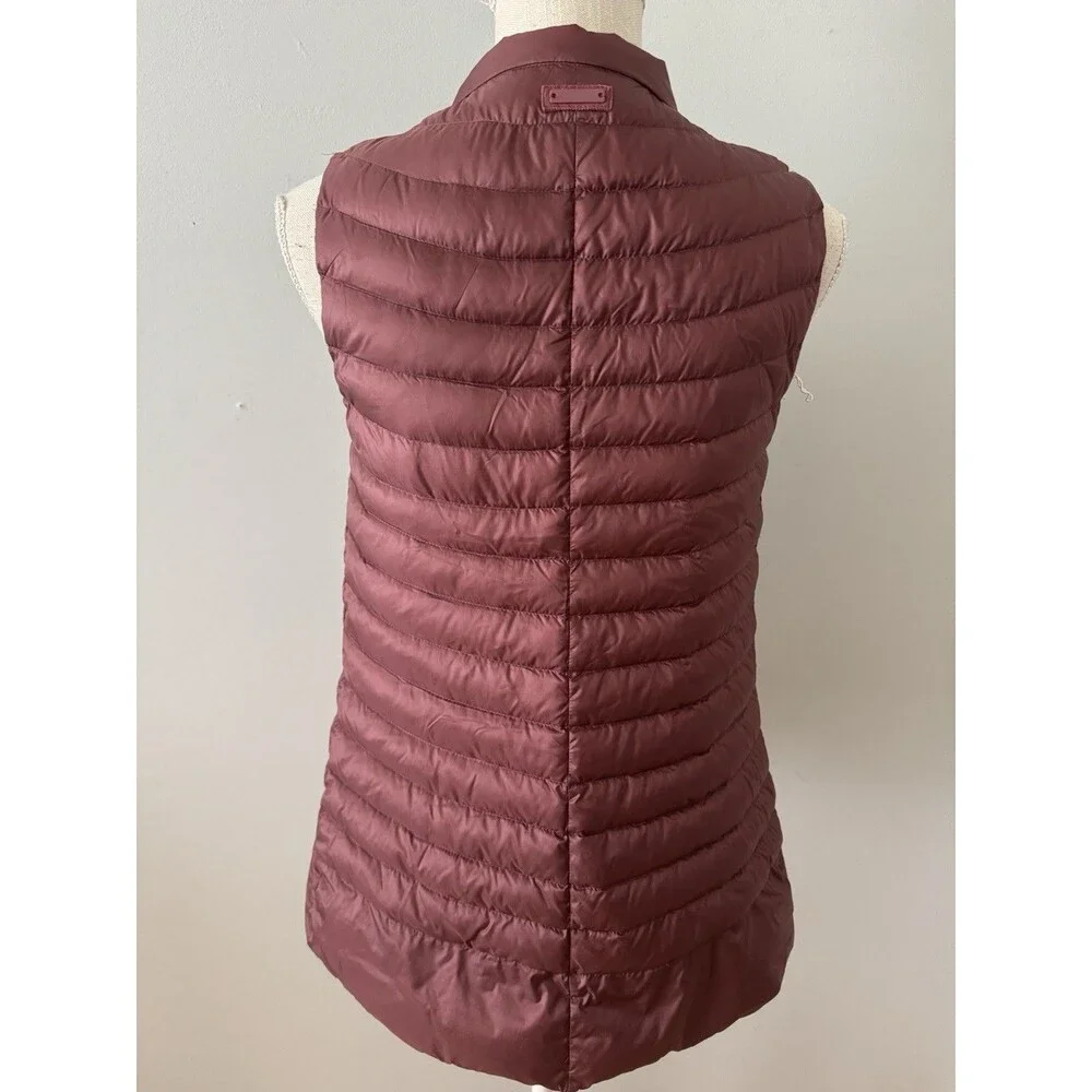 Athleta Women's Down Ouffer Vest‎ in Burgundy Size Small Outdoors Nature Layers